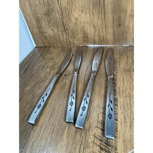 Oneida CAPISTRANO Stainless Butter Knives Lot Of 4 Deluxe Rose Flatware